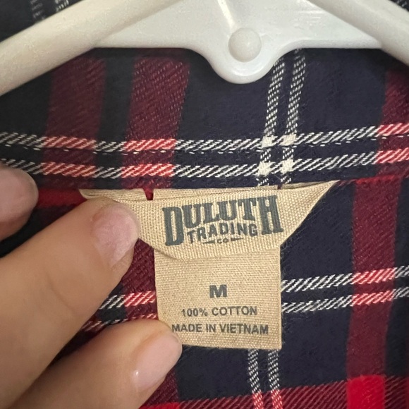 DULUTH TRADING Classic Long Sleeve Button Down Flannel Red Navy Blue Wms‎ Sz M - Picture 3 of 4